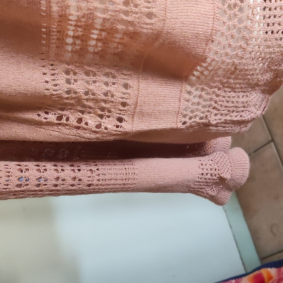 14/16 light weight lace detail jumper - Picture 3 of 6